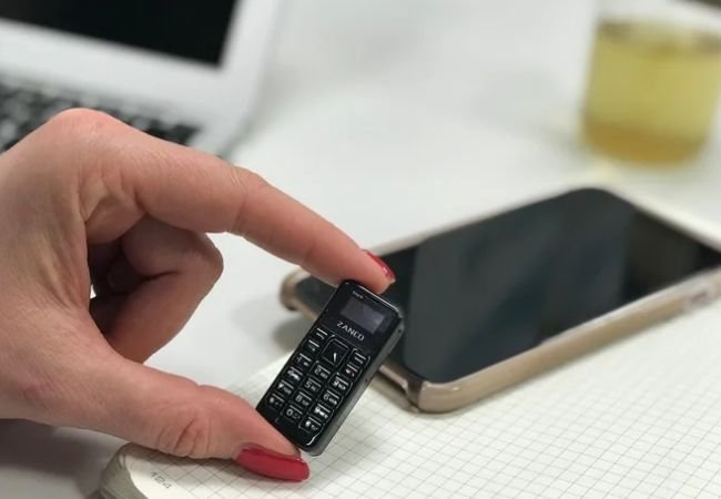 World smallest phone