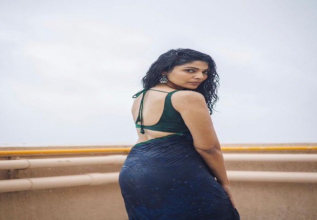 Pooja Sawant Photoshoot In Rain