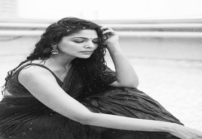 Pooja Sawant Photoshoot In Rain